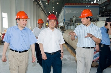 2007年5月25日，时任全国政协常委、经济委员会副主任、中国包装结合会会长石万鹏一行来公司视察
