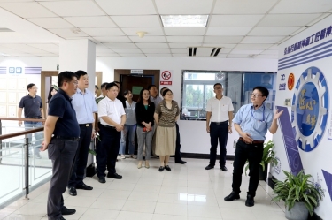 2020年7月29日，时任浙江省政协常委、社法委副主任、省总工会副主席、一级巡视员董建伟莅临J9集团纸业调研新时期工匠造就工作